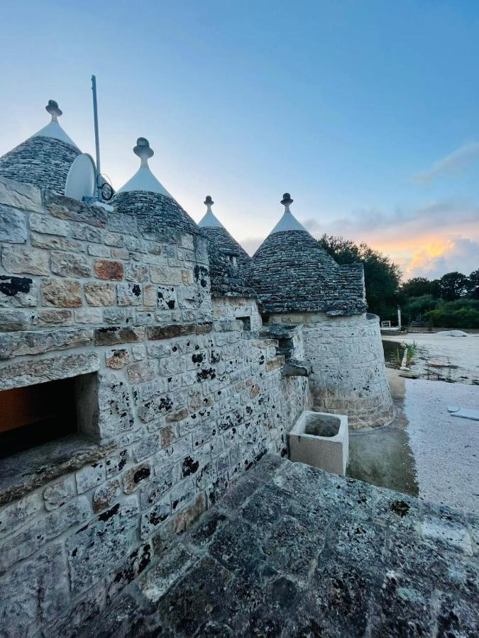 Scardino Trulli Hotel Locorotondo Bagian luar foto